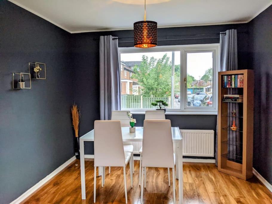 Hidden Gem !Stunning 3 Bedroom Home In Sheffield Handsworth Exterior foto