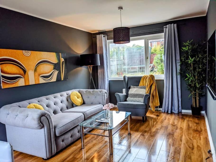 Hidden Gem !Stunning 3 Bedroom Home In Sheffield Handsworth Exterior foto