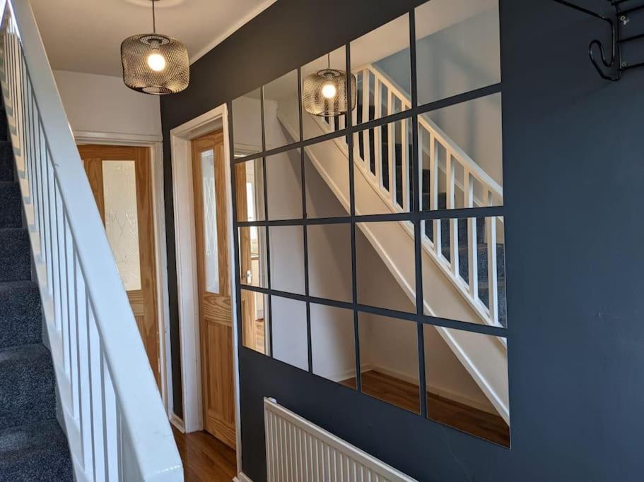 Hidden Gem !Stunning 3 Bedroom Home In Sheffield Handsworth Exterior foto